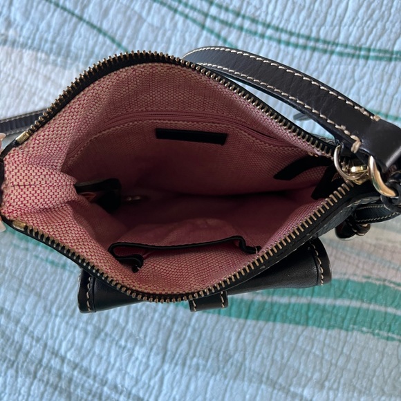 Dooney & Bourke letter carrier bag - Picture 3 of 3